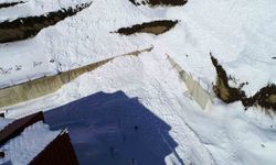 Çatak'ta iki ayrı çığ düştü