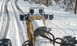 Çaycuma'da karla mücadele çalışmaları sürüyor