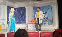 Çocuklar tiyatro ile hem eğlendiler hem öğrendiler