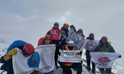 Demirkapı Tepesi'ne kış zirve tırmanışı