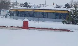 Düğün salonunun çatısı, yağan karın ağırlığına dayanamadı
