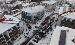 Elazığ'da apartman dairesinde yangın: 11 kişi dumandan etkilendi