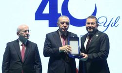 Erdoğan'dan İzmirli iş adamı Nazım Torbaoğlu'na anlamlı plaket