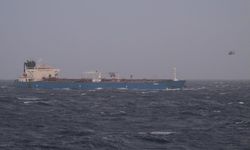 Fransa'nın el koyduğu 'Grinch' tankeri Marsilya'da limana çekildi