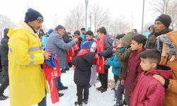 Gaziantep Büyükşehir'den çocuklara kar hediyesi