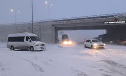 Gercüş'te yoğun kar geçit vermiyor