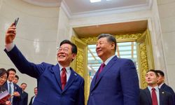 Güney Kore Devlet Başkanı Lee, Çinli mevkidaşı Xi ile selfie çekti