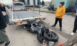 Hafif ticari araç ile çarpışan motosikletin sürücüsü yaralandı