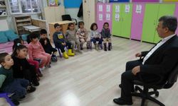 Hayatını görme engelli eşine adadı