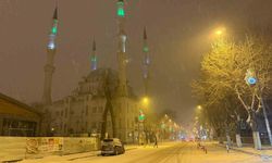 Iğdır'da kar yağışı etkisini sürdürüyor