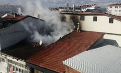 Isparta'da hurda işletmesinin çatısında yangın