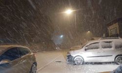 İstanbul yeni yıla karla girdi, yollar beyaza büründü