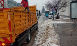Kahramanmaraş'ta karla mücadele sürüyor