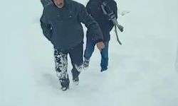 Kar yağışı yolları kapattı, kırsalda yaşayanlar temel ihtiyaçlarını karşılamak için kilometrelerce yol yürüdü