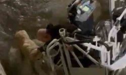 Karabük'te su kanalına düşen köpeği itfaiye kurtardı