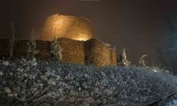 Karlar altındaki Aydos Kalesi mest etti