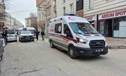 Kavga ettiği üvey babasını bıçakla ağır yaraladı