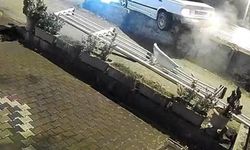 Kaza yapınca aracını bırakıp gitti, o anlar kameraya yansıdı