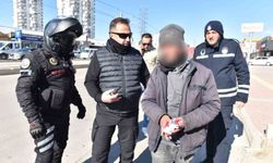 Kepez'de seyyar satıcı ve dilencilere operasyon