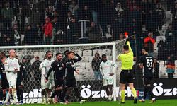 Kristjan Asllani ilk maçında kırmızı kart gördü