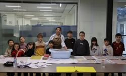 Kütahya'da çocuklardan 'Atık Kâğıtlardan El Yapımı Kâğıda Elekte Kâğıt Yapım Workshop'a ilgi