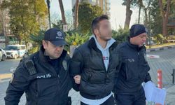 Lise öğrencisinin boynuna bıçak dayayan üniversite öğrencisi tutuklandı