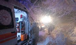 Malatya'da yolda mahsur kalan vatandaşları belediye ekipleri kurtardı