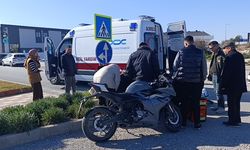 Manavgat'ta devrilen morosiklet sürücüsü yaralandı