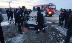 Mardin'de hafif ticari araçla çarpışan cip takla attı: 1 yaralı