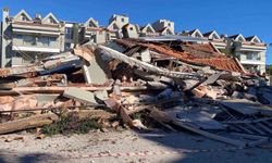 Marmaris'te güçlendirme çalışması yapılan apart otel çöktü