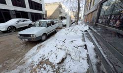 Mazıdağı'nda kar yağışının üzerinden 15 gün geçti, kaldırımlar hala temizlenmedi