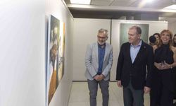 Mersin'de Cumhuriyet'in 102. yılına özel resim sergisi