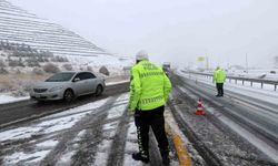 Meteoroloji'den Erzincan, Erzurum ve Bayburt için kuvvetli kar ve fırtına uyarısı