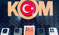 Muş'ta kargo paketinden kaçak telefon çıktı