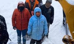 Muş'ta kepçe operatörü çocuklar arasında yürekleri ısıtan diyalog