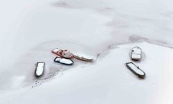 Nazik Gölü tamamen dondu