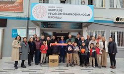 Salihli'de Galatasaraylı taraftarlardan eğitime spor malzemesi desteği