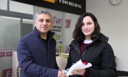 Şırnak'a atanan öğretmenlere havalimanında çiçekli karşılama