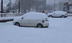Sivas'ta sürücü kursu sınavlarına kar engeli