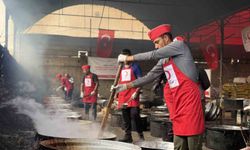 Türk Kızılay, Gazze'de kışlık destek ve sıcak yemek yardımlarını sürdürüyor