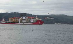 Türk sondaj gemisi Yıldırım Çanakkale Boğazı'ndan geçti