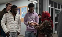 Üniversite öğrencilerine anne eli