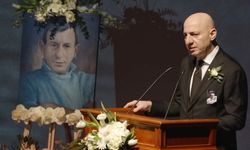 Usta tiyatrocu Haldun Dormen için Harbiye'de tören düzenlendi