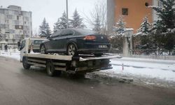 Van'da DEM Partili belediye başkanının resmi aracına haciz