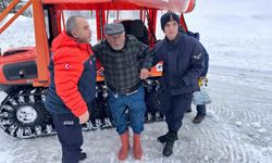 Yayla evinde mahsur kalan vatandaşı AFAD ve jandarma kurtardı