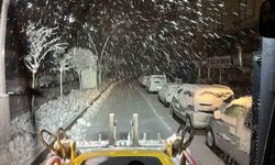 Yoğun kar Mardin'i beyaza bürüdü
