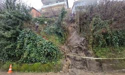 Zonguldak'ta 8 eve ulaşım sağlayan merdiven heyelan nedeniyle kapatıldı