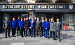 Adalet Bakanı Tunç, İşyurtları'nın Kızılay satış mağazasında vatandaşlarla alışveriş yaptı