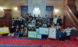 Ahlat'ta öğrenciler teravihte buluştu