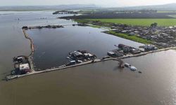 Amik Ovası'nda şiddetli yağışla birlikte tarım arazileri ve evler günlerdir sular altında